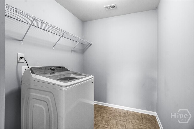 Building Photo - 307 Grasslands Dr