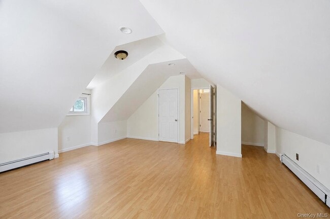 Building Photo - 3173 Roxbury Ln