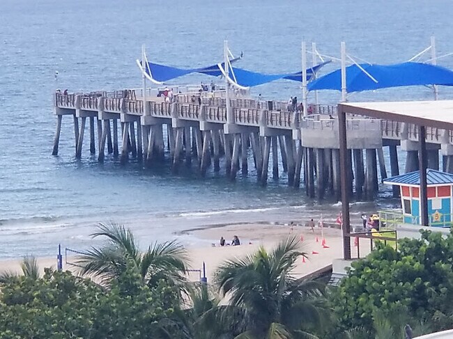 Building Photo - 305 N Pompano Beach Blvd