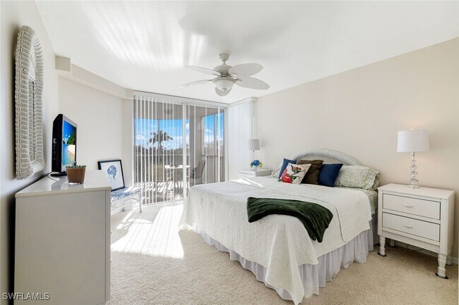 Building Photo - 6361 Pelican Bay Blvd