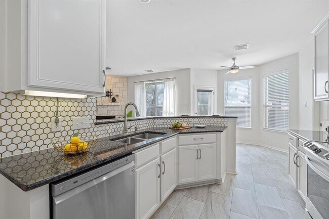 Building Photo - 13202 Fawn Valley Dr