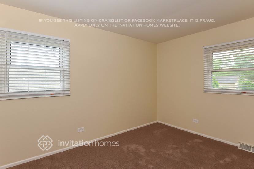 Building Photo - 104 N Elm Ln