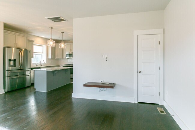 Building Photo - Beautiful 3 Bed/2.5 bath cottage in Chatham Park Available early September