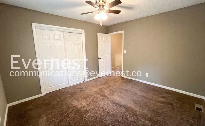 Building Photo - 3340 Roadrunner Trail