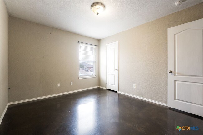 Building Photo - 209 Sugar Maple Ct