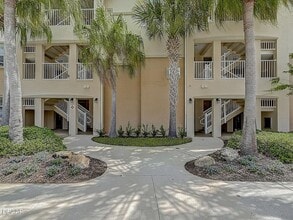 Building Photo - 3 Bedroom / 3 Bathroom - Tidelands