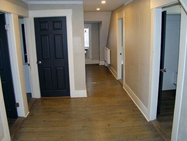 Building Photo - 86 School St