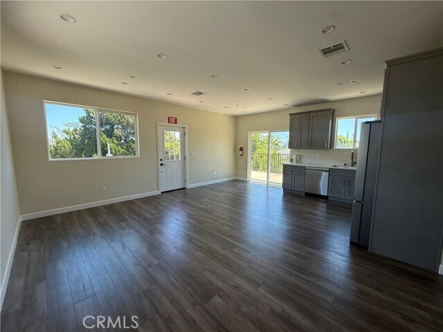 Building Photo - 15362 Valerio St