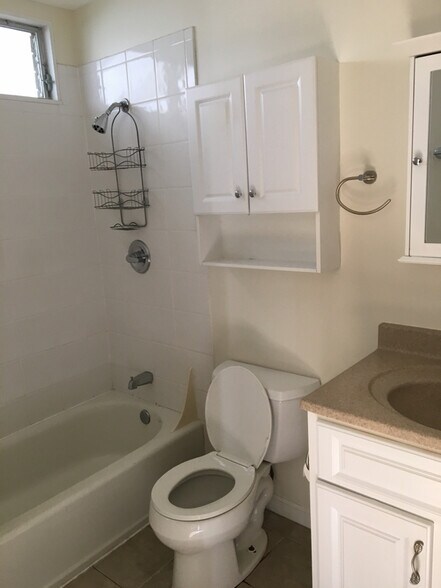 Building Photo - 1959 Puowaina Dr