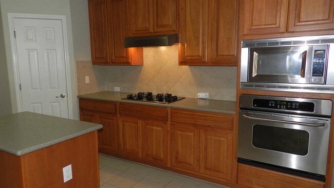 Building Photo - 613 Hickory Run Dr