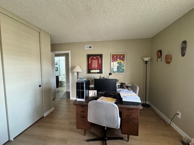 Building Photo - Beautiful 3-Bedroom + Loft Home in Desirab...