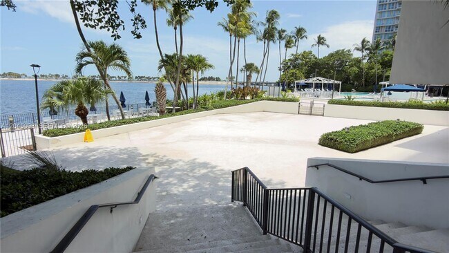 Building Photo - 2333 Brickell Ave