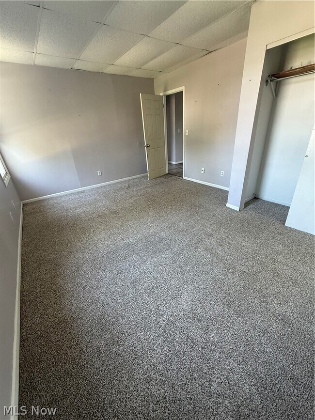 Building Photo - 1108 River Dr