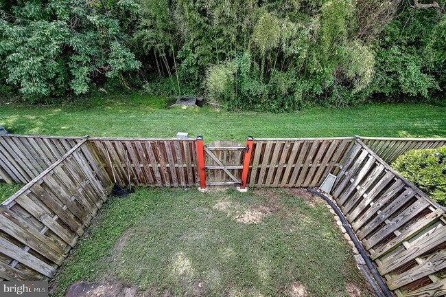 Building Photo - 8381 Millwood Dr