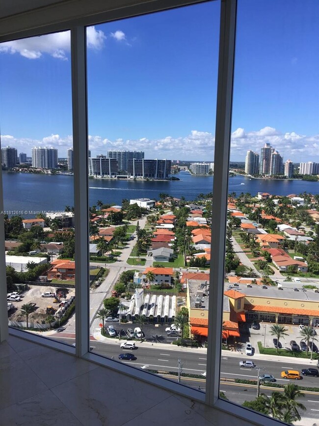 Building Photo - 18671 Collins Ave