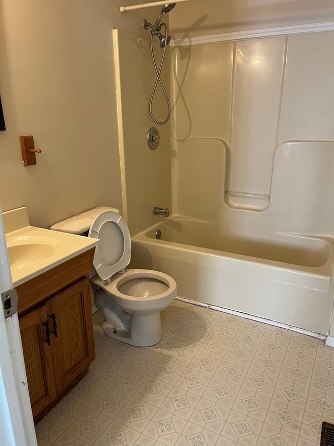 Building Photo - 316 W Main St