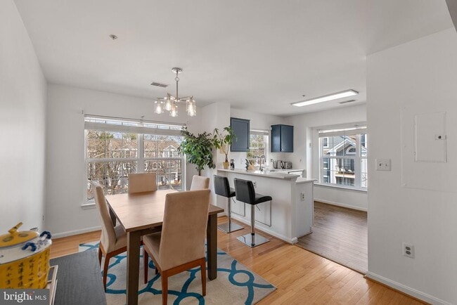 Building Photo - 164 Kendrick Pl