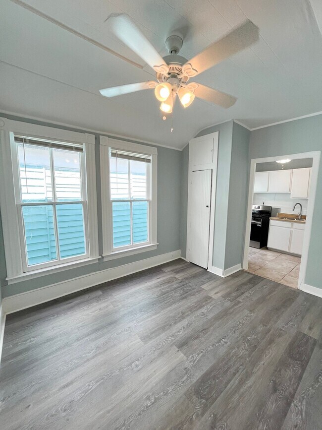 Building Photo - 1810 24th St