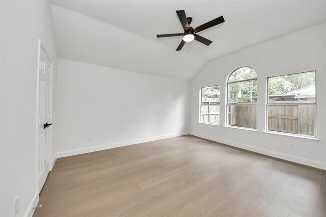 Building Photo - 38 Bayou Springs Ct
