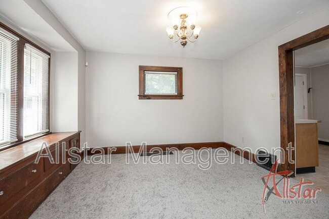 Building Photo - 348 Malacca St