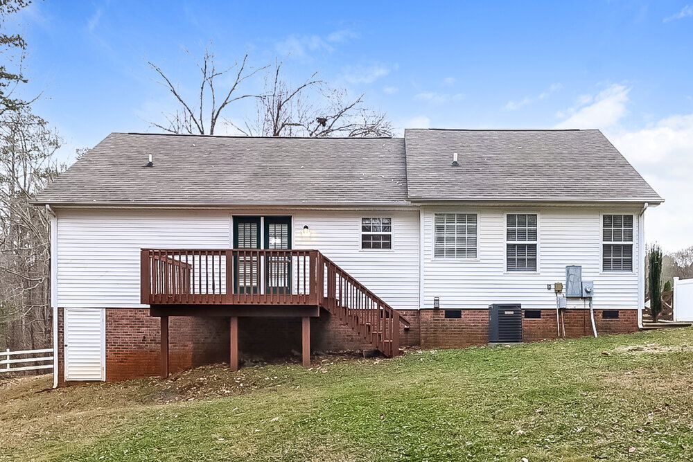 Building Photo - 544 Basswood Way