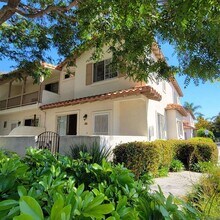 Building Photo - Available end of January 2026 - Private end unit townhome!