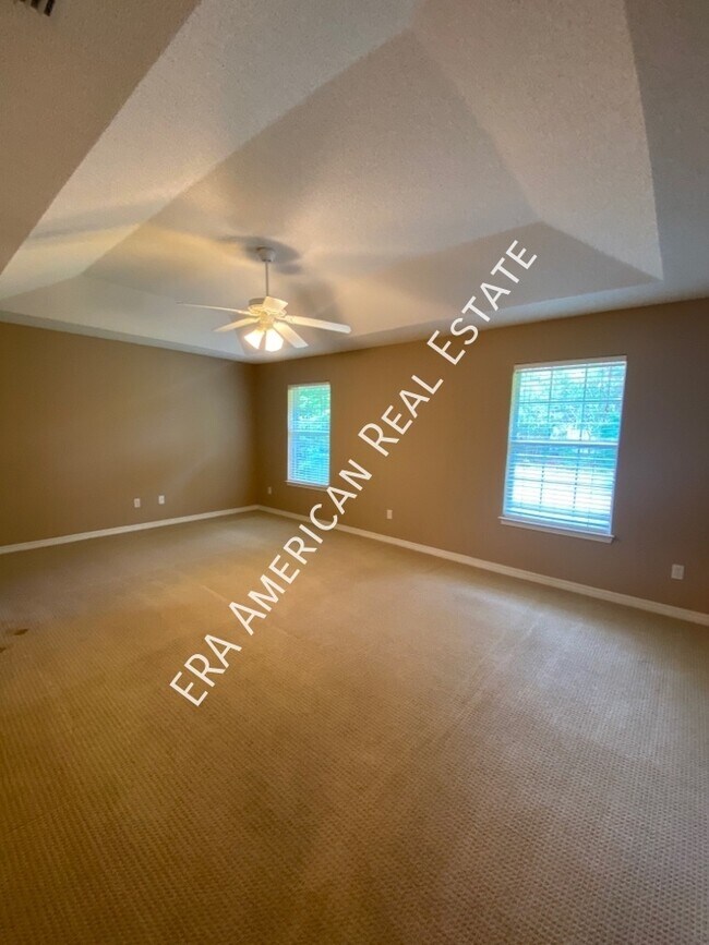 Building Photo - 1922 Everglades Dr