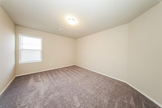 Building Photo - 2920 Brooke Rd