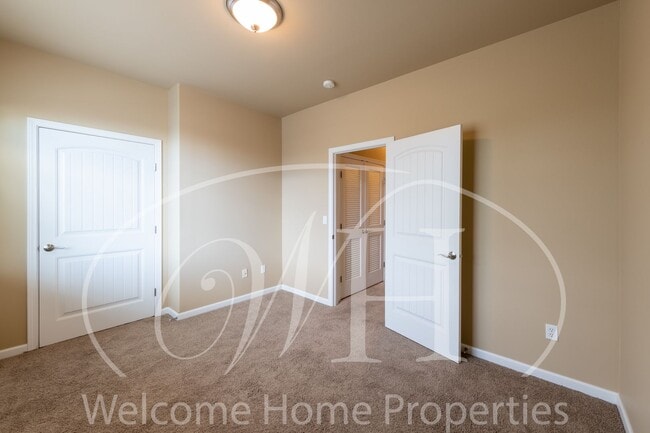 Building Photo - High End Condo Close to Downtown Walla Walla