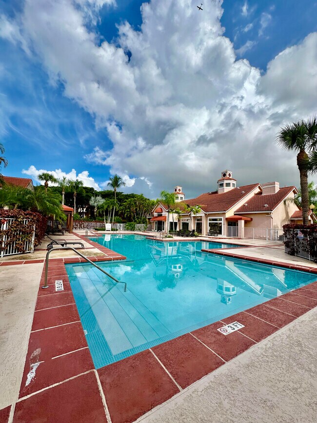 Building Photo - 10440 SW 156th Ct