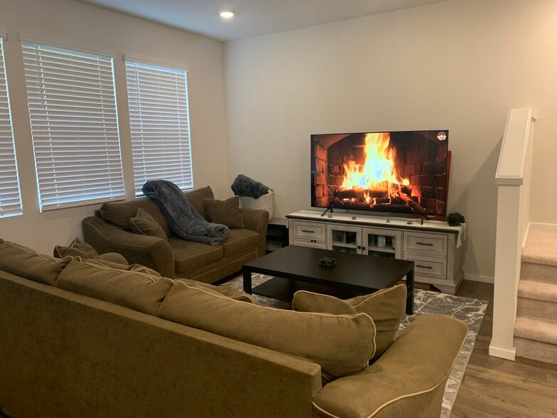 Building Photo - 2664 NE 116th Pl