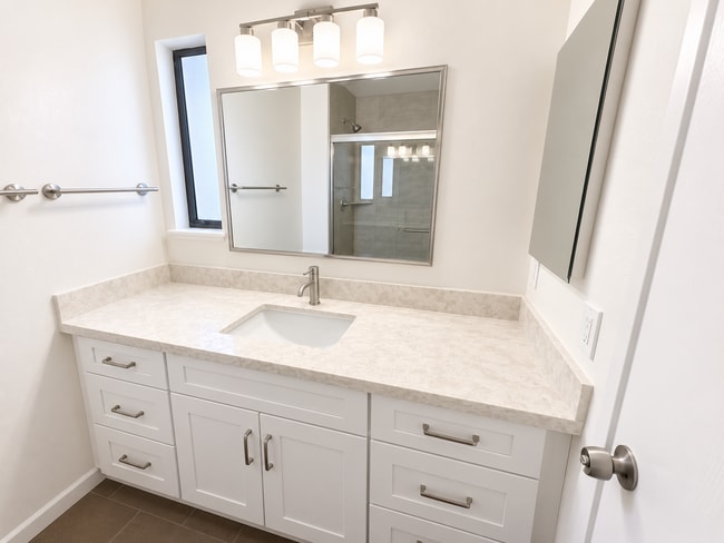 Building Photo - Townhome has been remodeled top to bottom, everything brand new!