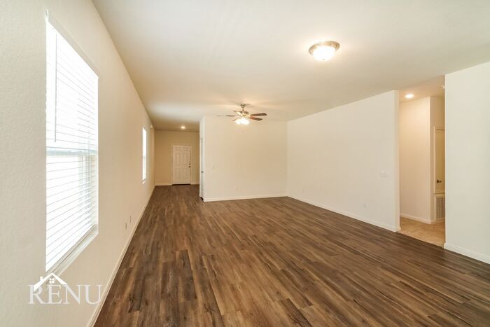 Building Photo - 5026 Firefly Hls