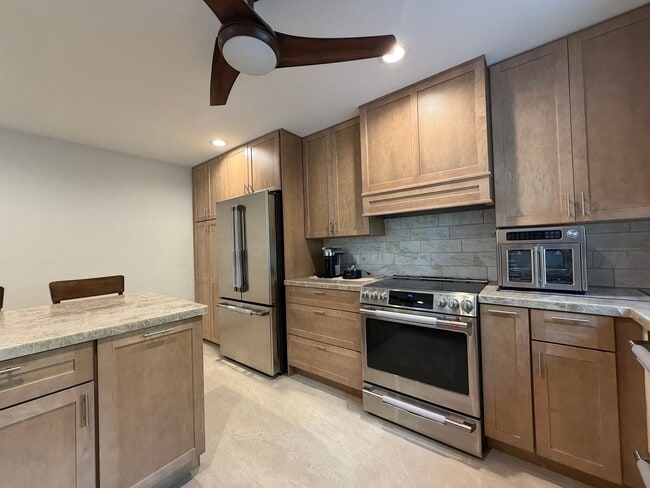 Building Photo - Furnished 4 Bedroom 3.5 Bathroom Whites Sands Beach