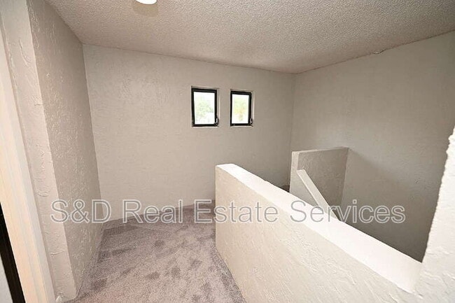 Building Photo - 1808 Village Ct