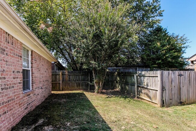 Building Photo - 6872 Mikayla Ln