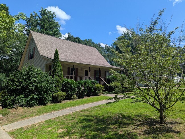 Building Photo - Great Family Home