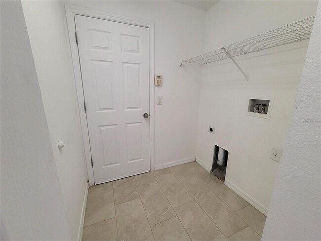 Building Photo - 30741 Pumpkin Ridge Dr