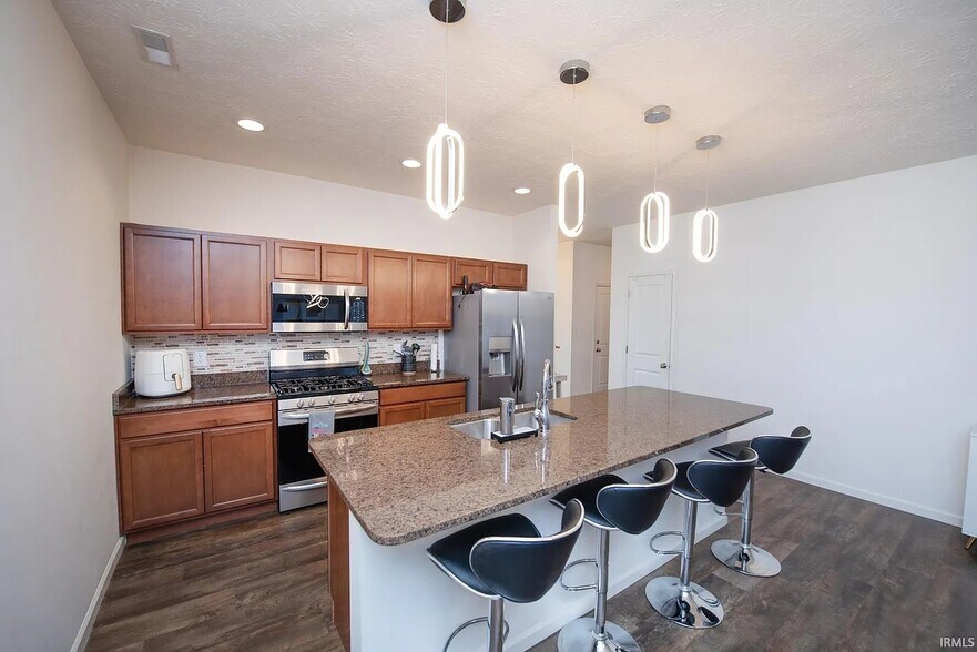 Building Photo - 3350 Marlton Ct