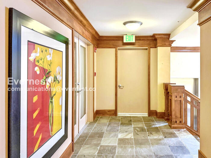 Building Photo - 133 Queen Anne Ave N