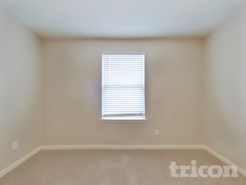 Building Photo - 216 Elm Patch Dr
