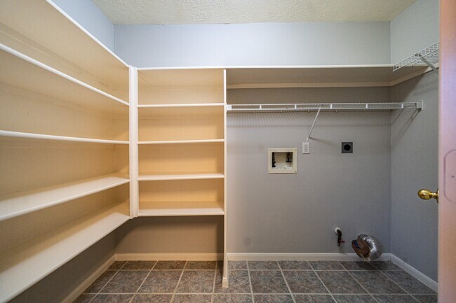 Building Photo - 16110 Cypress Valley Dr