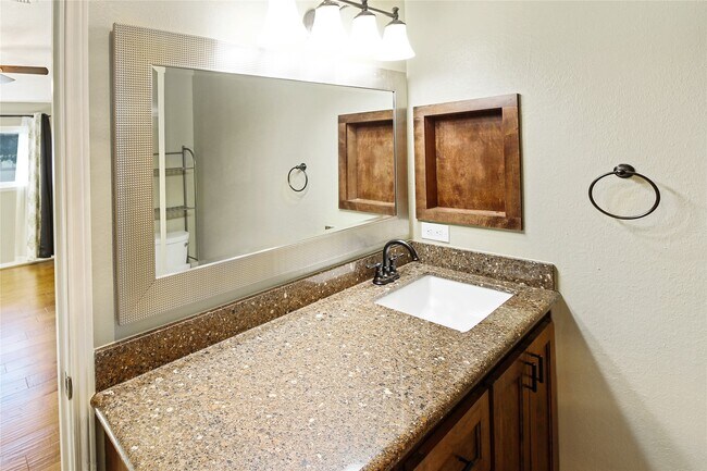 Building Photo - 14466 Misty Meadow Ln