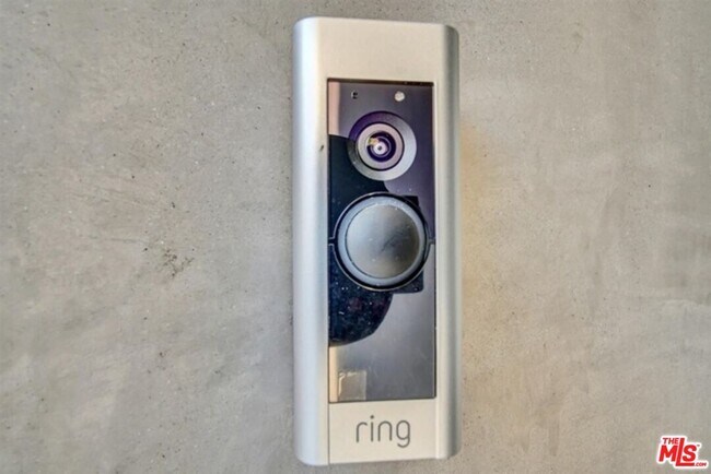 Building Photo - 2419 Cochran Ave