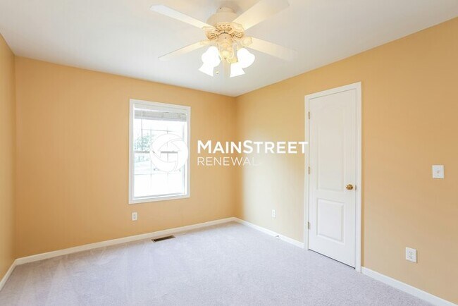 Building Photo - 3 Bedroom Pet-Friendly Home in Pleasant Hill, MO with Main Street Renewal