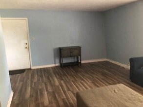 Building Photo - 2020 Continental Ave