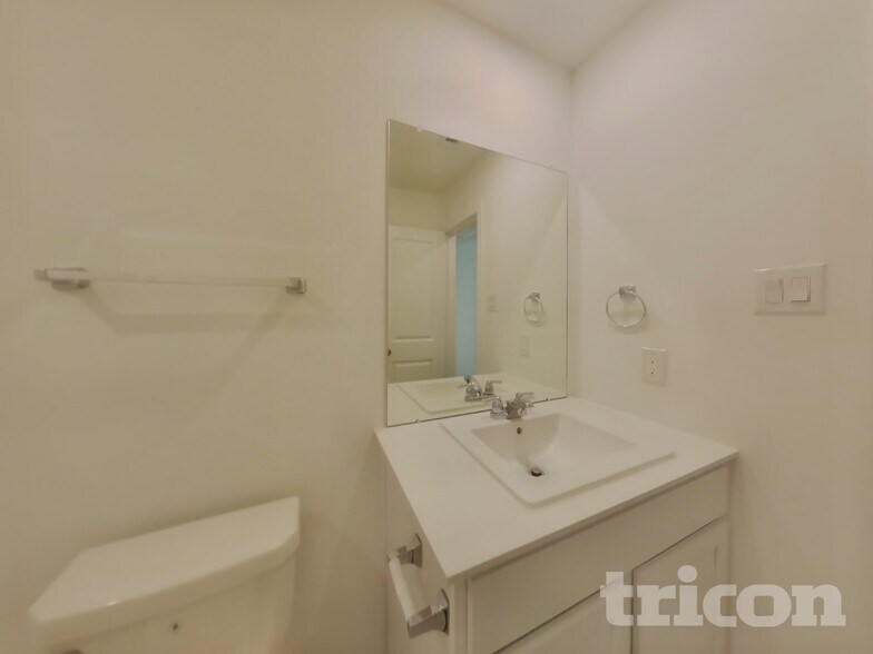 Building Photo - 3009 fantasy Terrace Dr