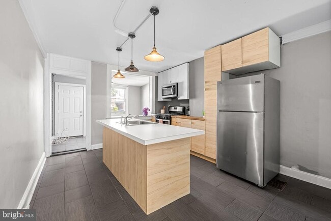 Building Photo - 223 Grundy St