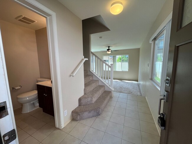 Building Photo - Ewa Beach (Montecito) - Must see!! 4 bedro...