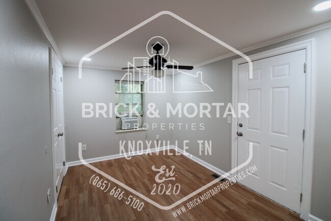 Building Photo - 116 S Maple St